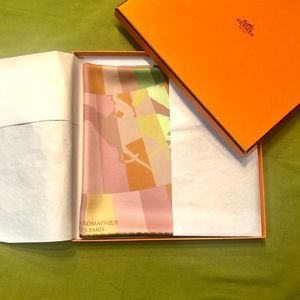 Gallop Chromatique, Hermès-Paris Scarf